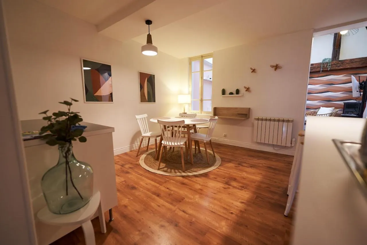 Apartment La Cabane En Ville Riom