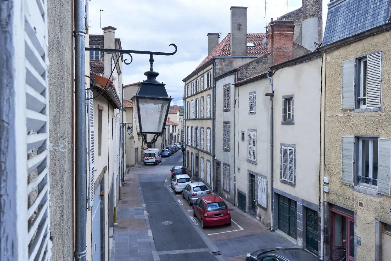 La Cabane En Ville Riom 0*,